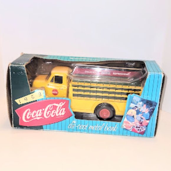 VINTAGE DIE CAST METAL COCA COLA 1953 DELIVERY TRUCK BANK 9" NEW IN BOX - Picture 1 of 6